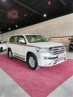 تۆیۆتا لاند کروزەر